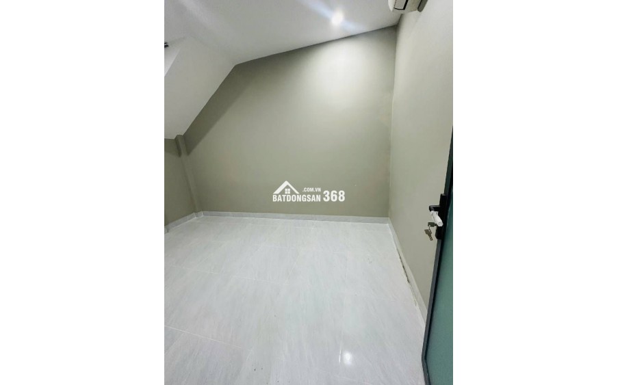 NHÀ ĐẸP LENG KENG - HẺM XE HƠI VÀO NHÀ - VỊ TRÍ ĐẸP - NGANG 5 BỀ THẾ - SHR HÀNG HIẾM.