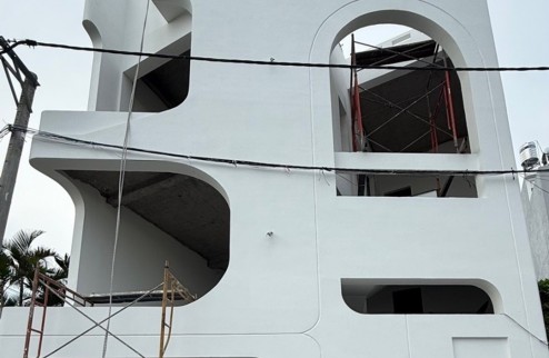 6. Nhà đẹp, khu dân cư an ninh, tiện ích đầy đủ 7. Nhà đẹp, hẻm thông, gần chợ, trường học 8. Chính chủ bán nhà đẹp, pháp lý chuẩn, giá tốt
