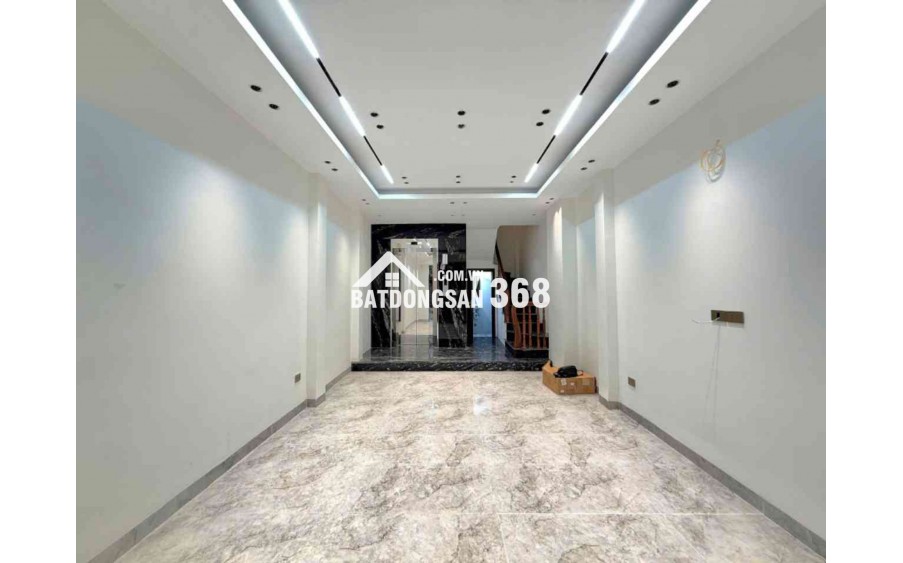 Bán nhà Long Biên 9 tỷ 40m Gara,Thang máy,nhà mới