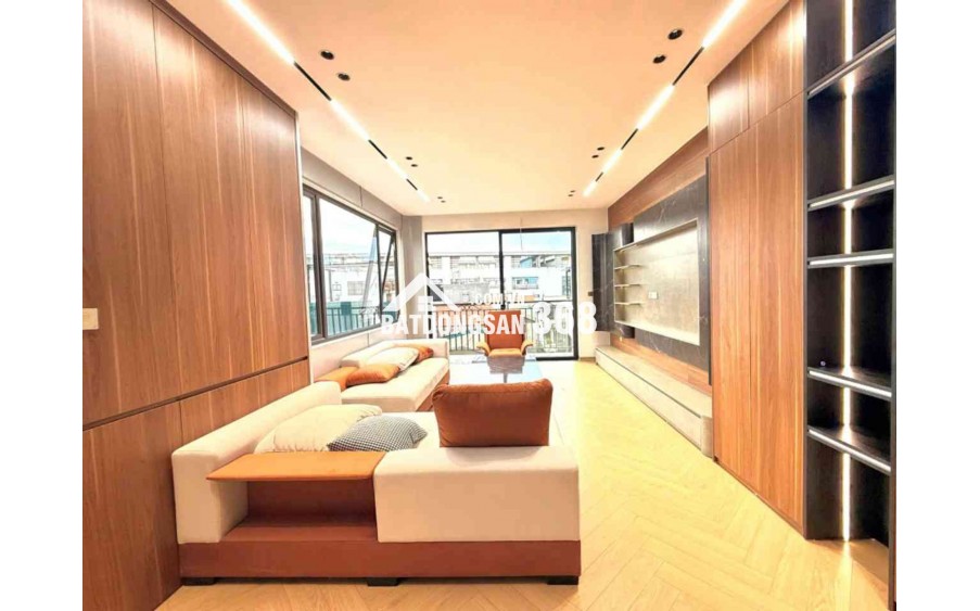 Bán nhà Long Biên 9 tỷ 40m Gara,Thang máy,nhà mới
