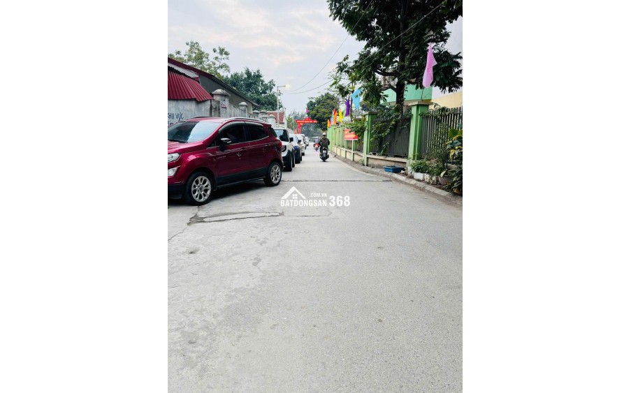 HÀNG HIẾM BÁN ĐẤT NGUYỄN VĂN LINH, LONG BIÊN  SAU 1 NHÀ RA Ô TÔ TRÁNH  KHU VỰC ĐANG PHÁT TRIỂN 31M²  MT 3,5M  4,6 TỶ.