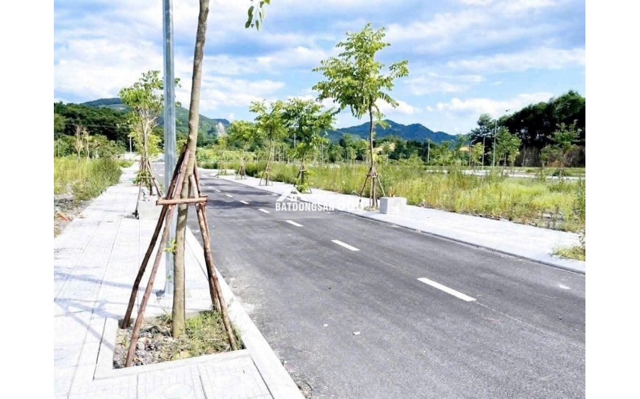Bán đất Green Valley Mông Hóa 85m² full thổ cư, mặt tiền 7m, giá hơn 700 triệu