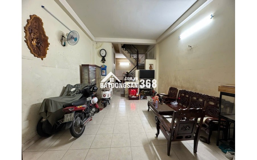 Bán nhà Lạc Long Quân hẻm xe hơi, 60m2, 4 tầng BTCT, giá 8,9tỷ