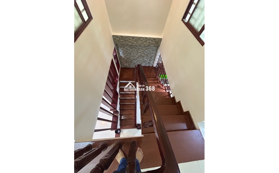 Cần bán gấp nhà mặt phố tại khu vực Nguyễn Công Hoan