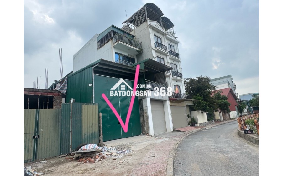 Bán Nhà Bát Khối 11 tỷ 86m ô tô đỗ cửa,vỉa hè view hồ