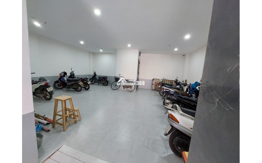 Bán tòa nhà dịch vụ 19 phòng cho thuê đối diện bệnh viện đa khoa thanh trì