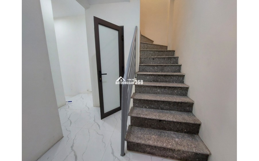 Bán tòa nhà dịch vụ 19 phòng cho thuê đối diện bệnh viện đa khoa thanh trì