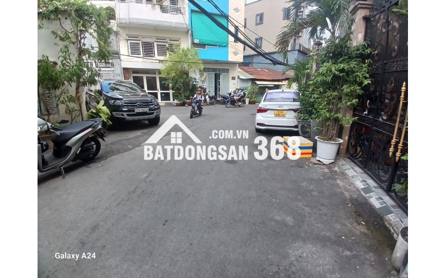 Phú Nhuận, P.9, Bán nhà 3 Tầng, Hẻm xe hơi thông, ngang 8m, 6 không gian, dưới 36 tỷ,