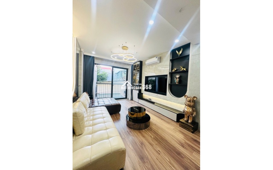 Bán nhà Ngọc thụy 11 tỷ 40m ô tô gara,thang máy,sổ đỏ Long Biên