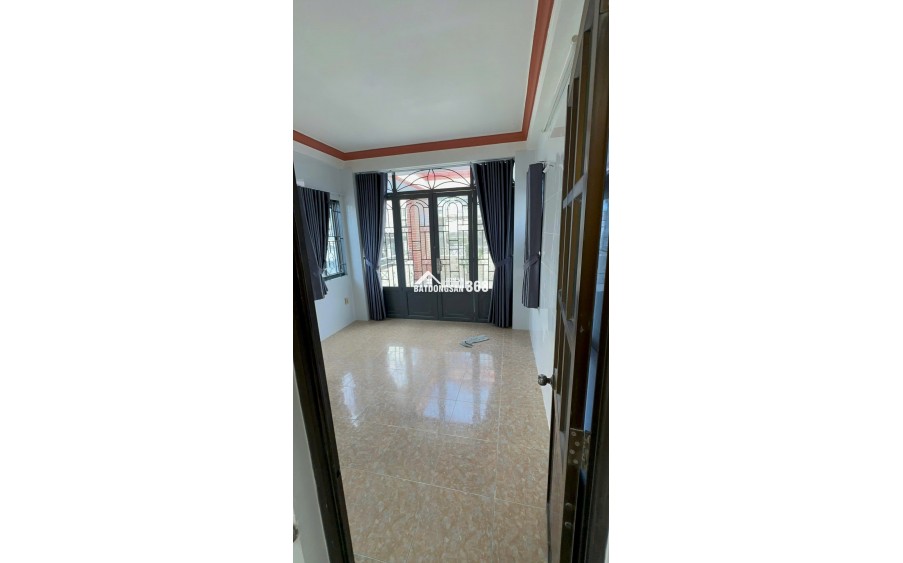 Cho thuê nhà 62/1 Xóm Đất P8 Q11 hẻm 3m, Đúc 3.5 tấm