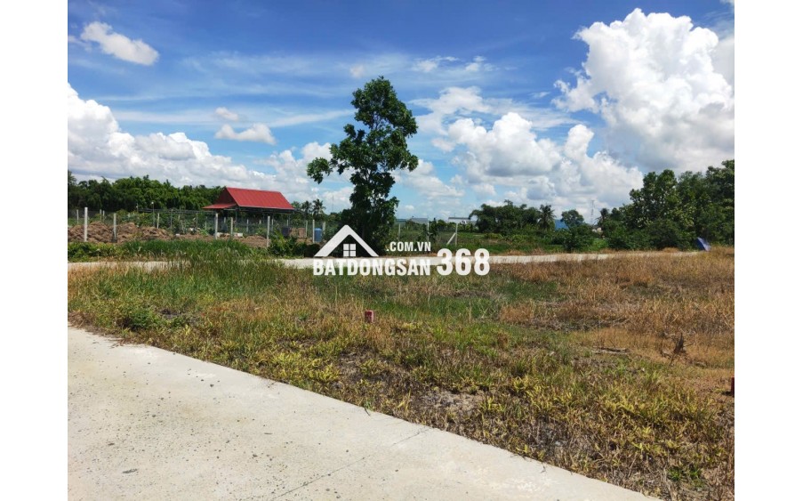 Bán đất nền thổ cư giá rẻ Nguyễn Hữu Trí Bình Chánh ngang 5m dài 20m