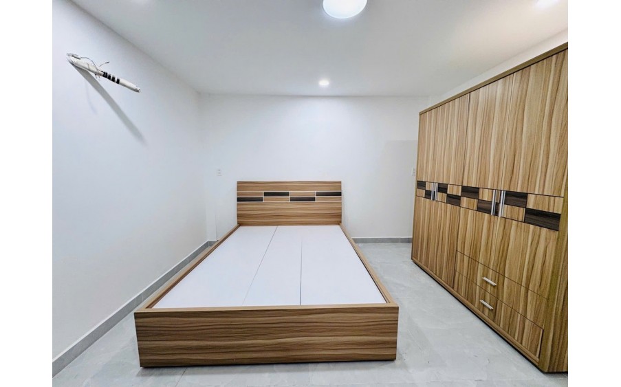 Nhà mới xây sát  mặt tiền nguyễn thiện thuật bình thạnh ngang hiếm