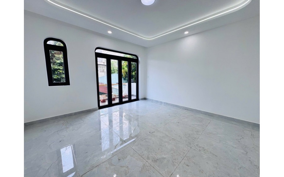 Nhà mới xây sát  mặt tiền nguyễn thiện thuật bình thạnh ngang hiếm