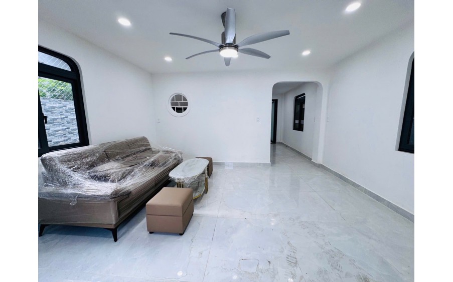 Nhà mới xây sát  mặt tiền nguyễn thiện thuật bình thạnh ngang hiếm