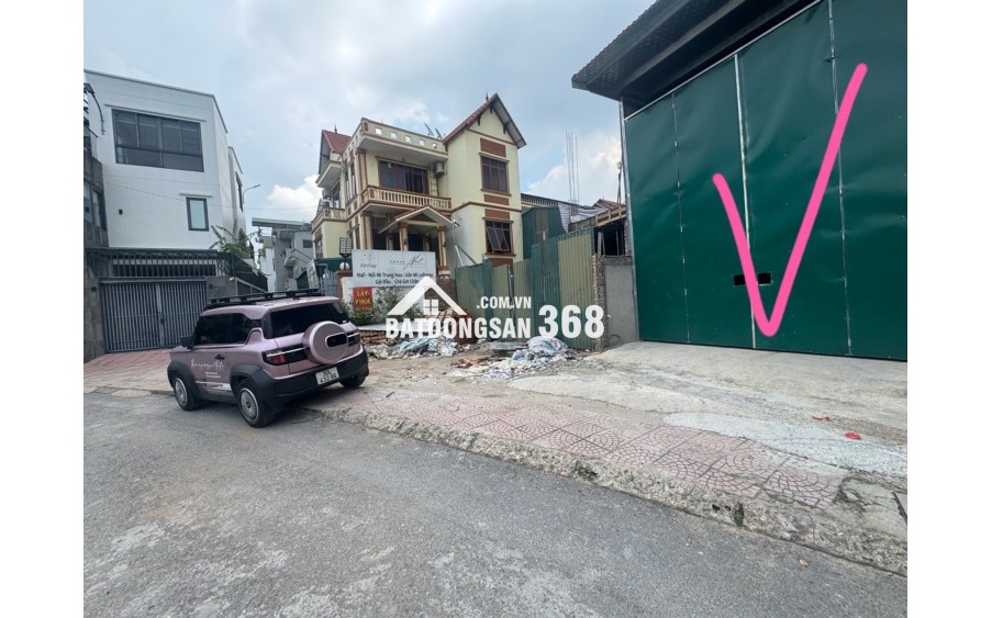 Bán Nhà Bát Khối 11 tỷ 86m ô tô đỗ cửa,vỉa hè view hồ