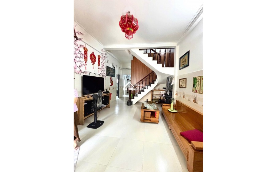 Chủ chuyển công tác cần bán nhà gấp quận 7