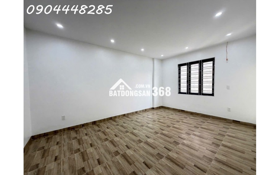 Nhà đẹp độc lập sân cổng riêng mặt ngõ cách đường chính 20m ô tô đỗ cửa tại Đằng Hải Hải An