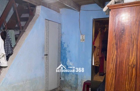 Cho thuê nhà mặt đường Trần Văn Trà, có thể kinh doanh và ở lại.