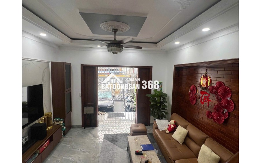 BÁN NHÀ PHỐ PHƯỜNG HIỆP BÌNH- TP THỦ ĐỨC - 3 TẦNG – NỘI THẤT CAO CẤP – 5 PHÒNG NGỦ – HẺM Ô TÔ TRÁNH – KHU VỰC ĐẮC ĐỊA