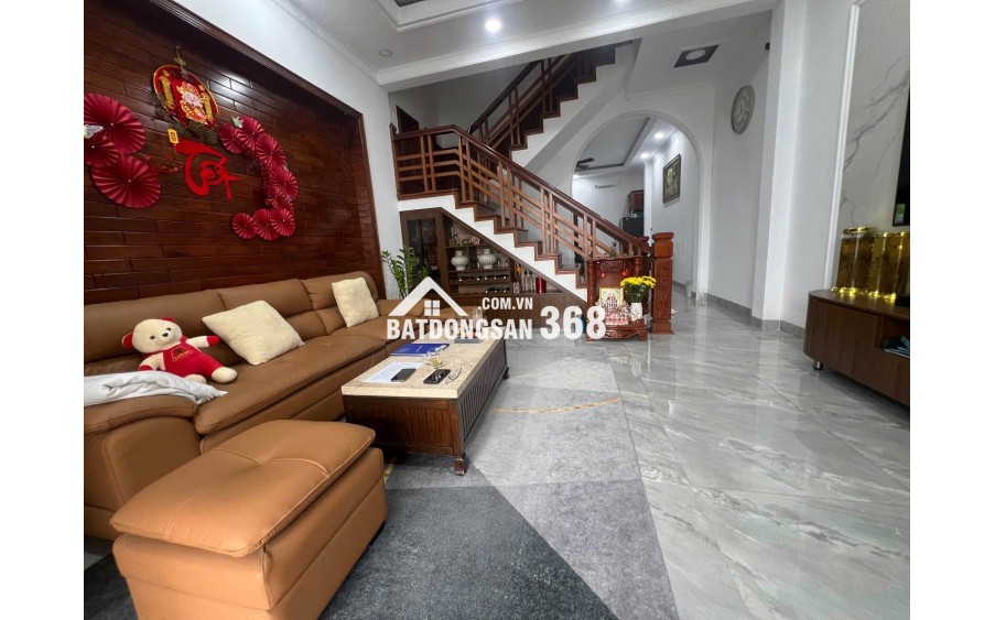 BÁN NHÀ PHỐ PHƯỜNG HIỆP BÌNH- TP THỦ ĐỨC - 3 TẦNG – NỘI THẤT CAO CẤP – 5 PHÒNG NGỦ – HẺM Ô TÔ TRÁNH – KHU VỰC ĐẮC ĐỊA