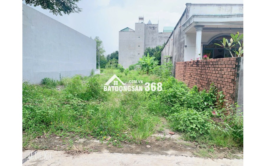 cần bán lô đất thổ cư sẵn hơn 550m2 , ngay giữa khu dân cư hiện hữu