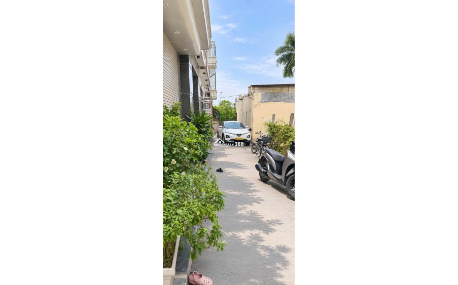 Tôi chính chủ bán đất tặng nhà, 52.2m², sổ đỏ Đông Anh, sát chân cầu Thượng Cát tiềm năng tăng giá cao.