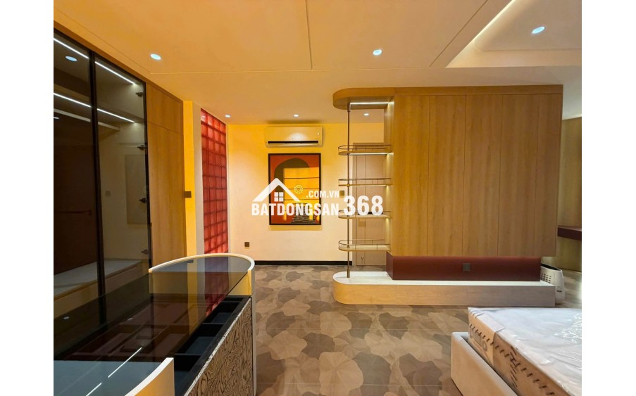 Bán nhà 4T đẹp lung linh đẳng cấp, mới xây, đường Lý Phục Man, hẻm xe hơi, giá nhỉnh 13 tỷ