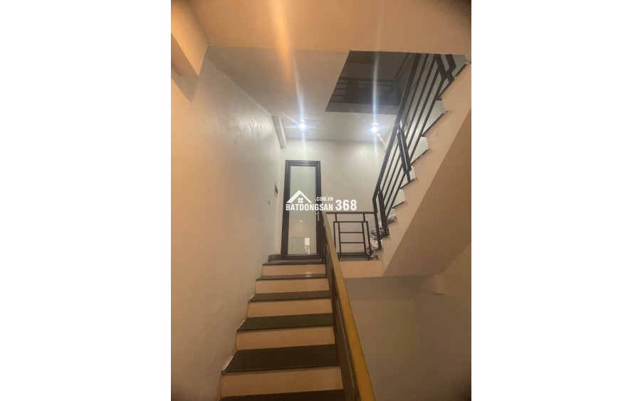 Khuôn tiền hiếm 6.x mặt phố Phúc Thịnh 45m² mt 4m, 4 tầng, kinh doanh, vỉa hè rộng ô tô dừng đỗ.