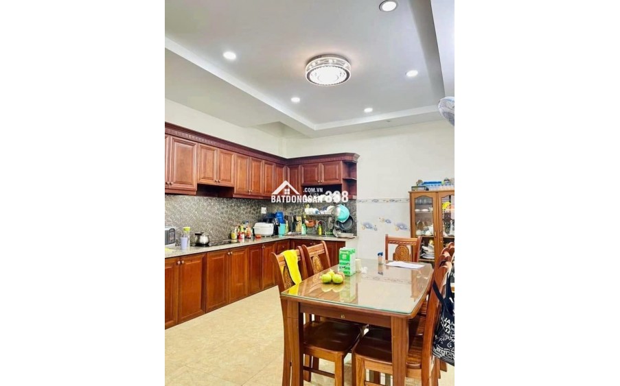 Bán gấp nhà Bình Tân, cách mặt tiền 20m, 4x16m, 64m2, sổ riêng, giá chỉ 3.55 tỷ