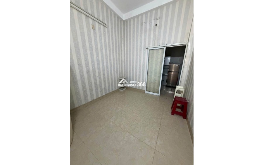 Nhà 3 tầng, kiệt Đống Đa 6m, kiệt rộng thông thoáng có thể kinh doanh, thông ra được đường Lý Tự Trọng, nhiều tiện nghi xung quanh.
