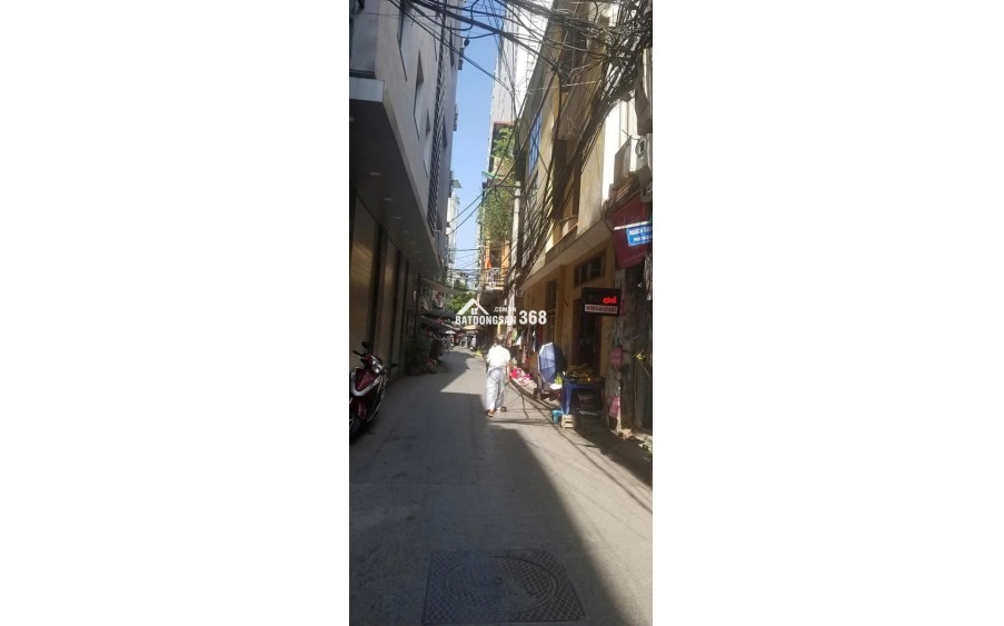 Cho thuê nhà 14/151A, Thái Hà, diện tích ~10m2 : Tiện làm VPĐD, CH, KD
