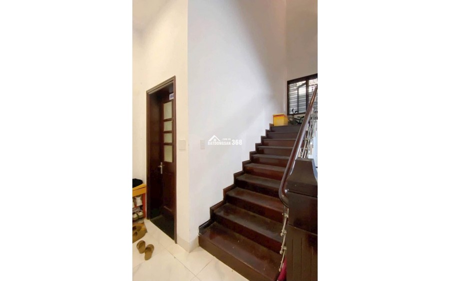 Cần bán Villas – Trưng Nữ Vương, Hải Châu, Đà Nẵng
Dòng tiền sẵn: 30 triệu/tháng
DT: 286m², ngang 12m
Kiệt ô tô, cách đường chính 50m
Sân vườn