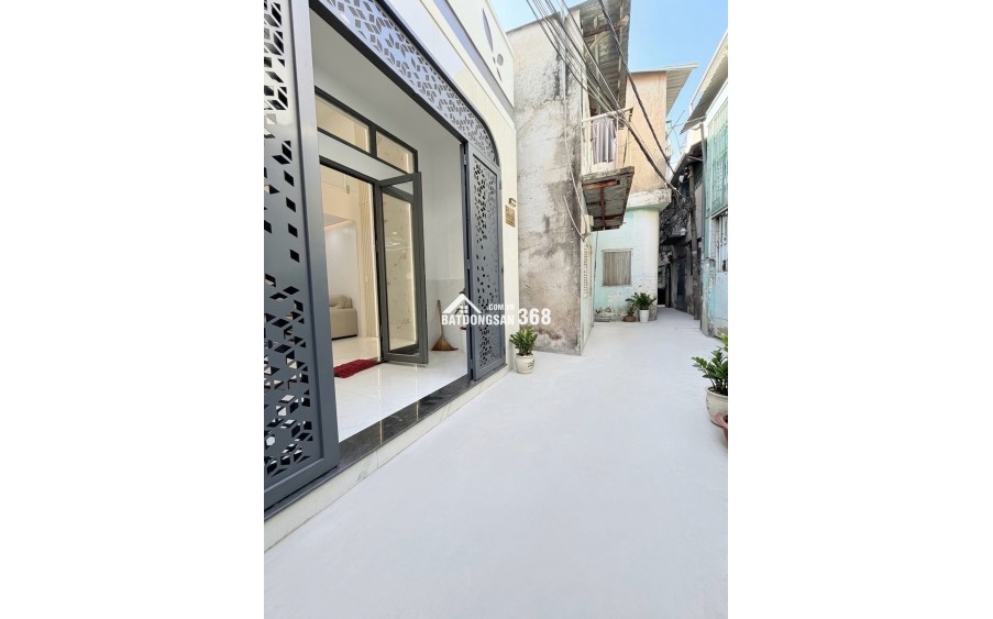 TRUNG TÂM TÂN PHÚ - NHÀ ĐẸP SẴN NỘI THẤT 2 TẦNG MUA Ở NGAY - 61M2 VUÔNG VỨC - GẦN MẶT TIỀN CÓ BÃI Ô TÔ KẾ BÊN