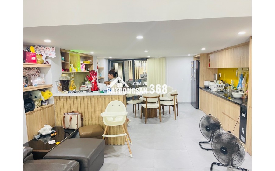 ÁN NHÀ MẶT TIỀN HUY CẬN – HÒA CƯỜNG  ĐỐI DIỆN CÔNG VIÊN, NHÀ ĐẸP 2,5 TẦNG 
 THÔNG TIN CĂN NHÀ:
 Diện tích: 70