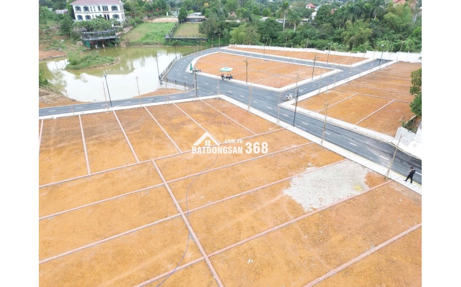 Bán gấp 200m2 đất thổ cư tại Thạch Hòa, Thạch Thất, sổ hồng riêng, giá 1.5 tỷ. LH: 0973440542