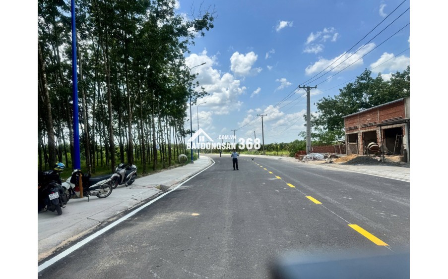 Đất 480m², mặt tiền đường 16m, kế bên 12 ki-ốt đang xây tại Chơn Thành
