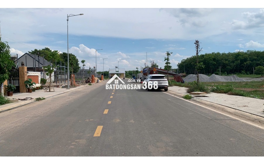 Đất 480m², mặt tiền đường 16m, kế bên 12 ki-ốt đang xây tại Chơn Thành