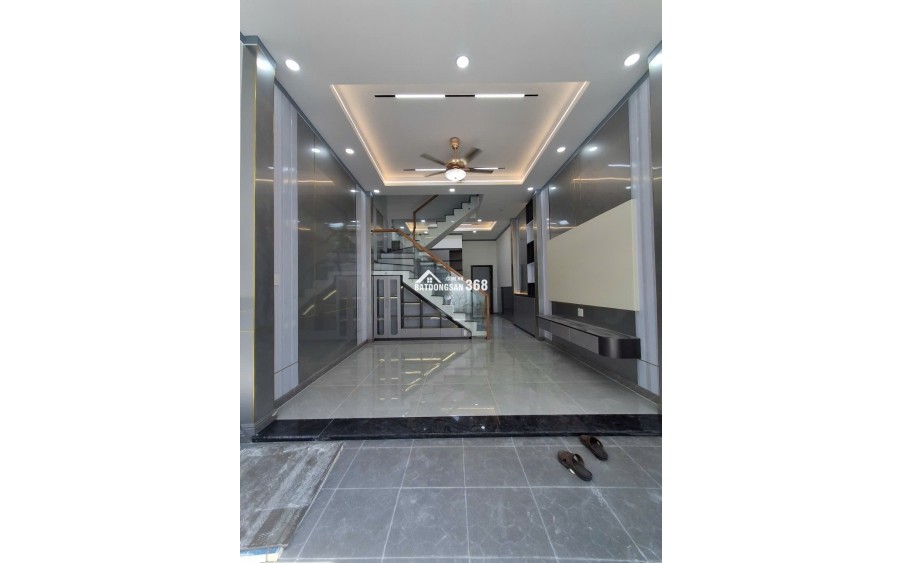 Nhà mới xây 1 lầu 1 trệt , đường ô tô 2.8 tỷ _60m2,3 phòng ngủ