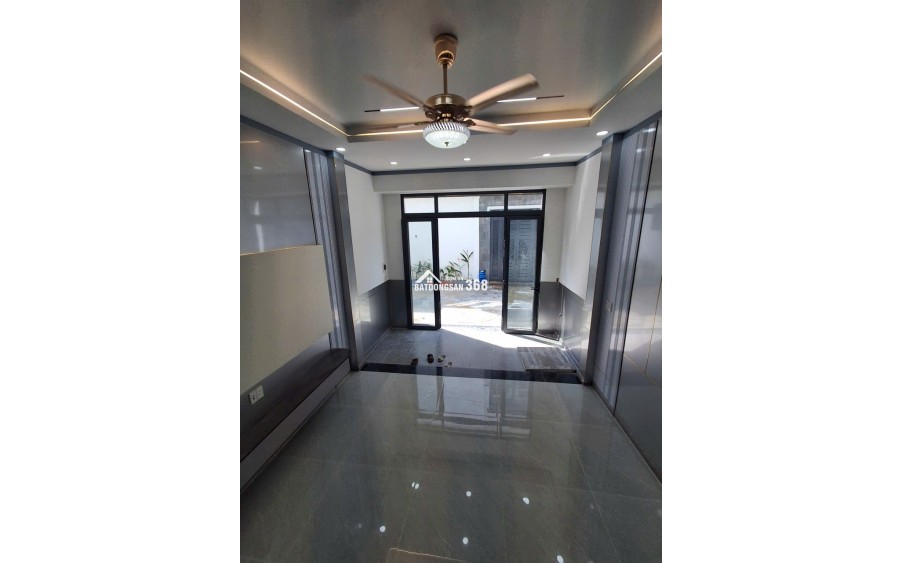 Nhà mới xây 1 lầu 1 trệt , đường ô tô 2.8 tỷ _60m2,3 phòng ngủ