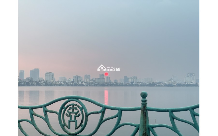 Nhà mặt Hồ Tây siêu rẻ, đầu tư bơi hết vào căn này
