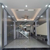 Nhà mới xây 1 lầu 1 trệt , đường ô tô 2.8 tỷ _60m2,3 phòng ngủ