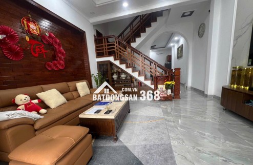BÁN NHÀ PHỐ PHƯỜNG HIỆP BÌNH- TP THỦ ĐỨC - 3 TẦNG – NỘI THẤT CAO CẤP – 5 PHÒNG NGỦ – HẺM Ô TÔ TRÁNH – KHU VỰC ĐẮC ĐỊA