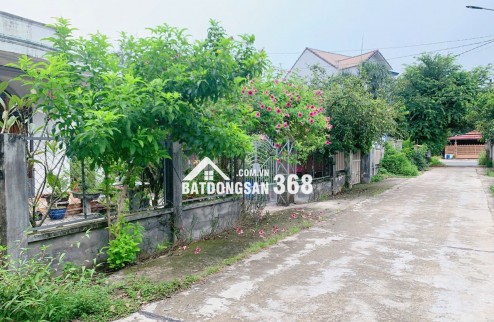 cần bán lô đất thổ cư sẵn hơn 550m2 , ngay giữa khu dân cư hiện hữu